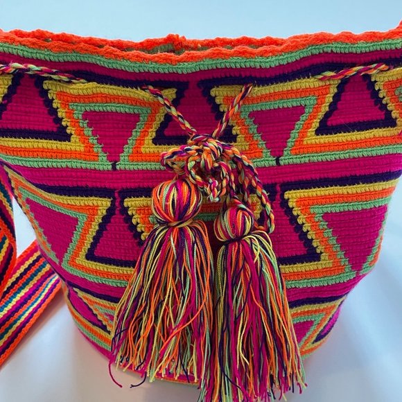 Wayuu Mochila Handwoven Crossbody Bag – Multicolor – NWOT - Picture 2 of 4